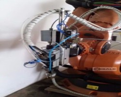 Maschine: KUKA KR180 KRC2 Bolzenschweißroboter