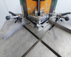Maschine: INDUMASCH P 130 Ausklinkmaschinen