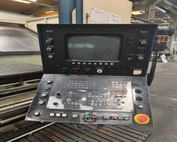 Maschine: AXA VSC-3-3000-M Vertikale CNC Bearbeitungszentren