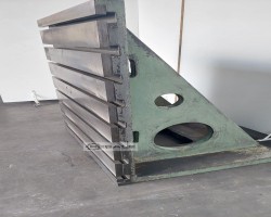 Maschine:  B 1250 x H 1600 mm Aufspannwinkel