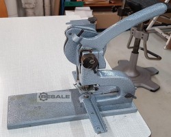 Maschine: HANG Piccolo III Papierbohrmaschinen
