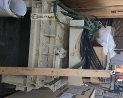 Maschine:   Schwerer Zweiwellen-Schredder / Reißwolf