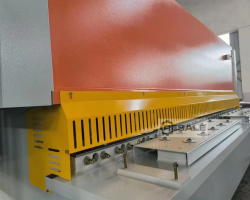 Maschine: WEIKA 3200x10mm Tafelschere