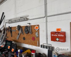 Maschine:   Werkbänke