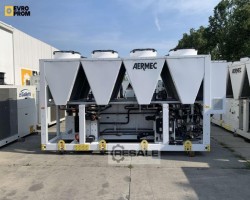 Maschine: AERMEC NPG1200A4 349.6 KW/363.1 KW Chiller