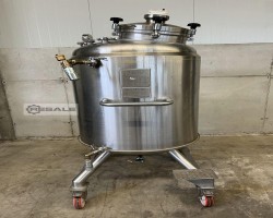 Maschine: NOORDEN Inhalt 500 Liter Edelstahlbehälter