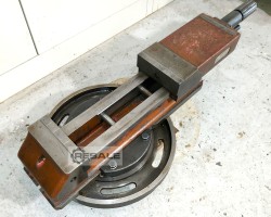 Maschine: SAURER-ALLMA Allmatic 160/300 -rotatable Maschinenschraubstöcke