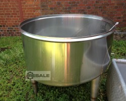 Maschine: U 500 Liter Vorlauf- Edelstahlbehälter