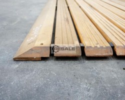 Maschine:   Sicherheits - Holzlaufroste