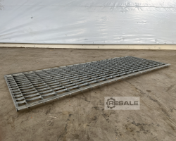 Maschine: DEXION HI 280  1.270x482x20 mm eingelegtes Gitterrost Gitterrostboden Regalrost