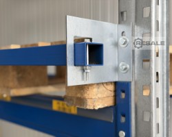 Maschine: PROFILABM.: 50X40X2,00MM für Feldbreite: 2.700 mm Durchschubsicherung für Palettenregale Lagerregal