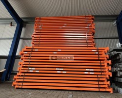 Maschine: FERALCO  / K: 80 X 50 MM lichte Weite: 2.700 mm Palettenregale