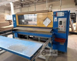 Maschine:  FQJ-1800 Wabenplatten Schneidemaschine