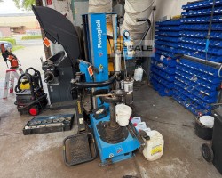 Maschine: RAVAGLIOLI  Reifen-Montiermachine