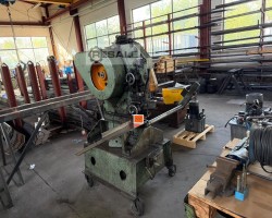 Maschine: MUBEA BK 11 Blech- und Profilstahlschere mit Ausklinker