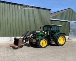 Maschine: JOHN DEERE 5820 Frontladertraktoren