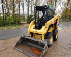 Maschine: CATERPILLAR 236 D Kompaktlader