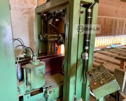 Maschine: MÜLLER Olympia Universal 571 Die Sash-Gang hat gesehen