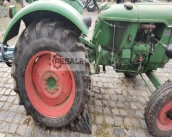 Maschine: DEUTZ D30 Traktoren