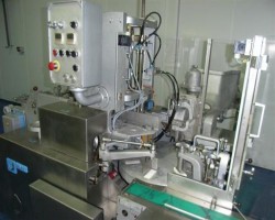 Maschine: BENHIL 8345 Multipack Abfüll- und Einwicklermaschine