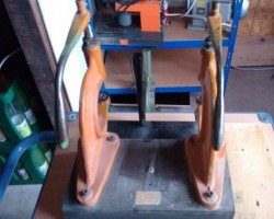 Maschine:   Handspindelpressen