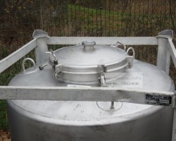 Maschine:   Edelstahl Tank