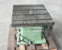 Maschine:  Schwenkbarer Würfeltisch Aufspannwürfel