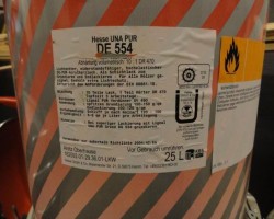 Maschine: CLOU UND HESSE Hesse Una Pur, clou  Acocryl Großposten an Farbe + Lacke