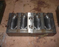 Maschine: MOULDS FOR BOTTELS 250 ML shampoo Spritzgussformen