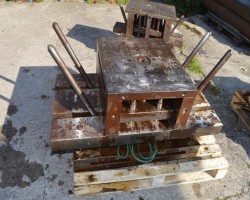 Maschine: MOULDS Pegs for Styrofoam Spritzgussformen