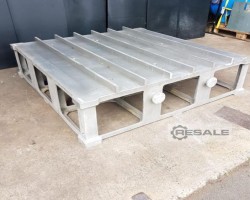 Maschine:   Aufspannplatten