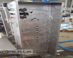 Maschine:   Kanisterfüller mit zwei Füllventilen