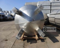 Maschine:  10.000l  Lagertanks