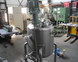 Maschine:   Behälter