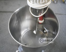 Maschine:   Behälter