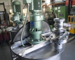 Maschine:   Behälter