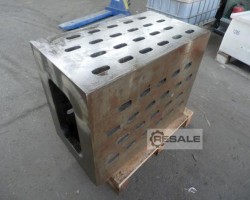 Maschine:  825x455x600 mm Aufspannwürfel