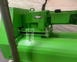 Maschine:   Doppelschnecken-Austragung