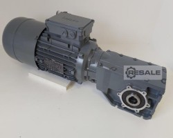 Maschine: LENZE G50BB124MHAR2C, 401r/min, 68Nm Kegelradgetriebemotor,