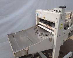 Maschine: DAUB BAKERY MASCHINERY B. BREADSLICER 208/52 Zuschneidetische
