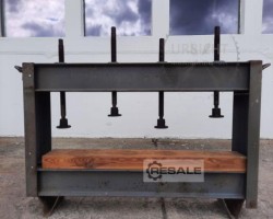 Maschine: VEB BLECHVERFORMUNG  Verleimpressen