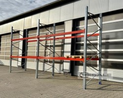 Maschine: BLT ca. 5,70 lfm, H: 450cm, Palettenregale