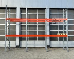 Maschine: BLT ca. 8,40 lfm, H: 450cm, Palettenregale