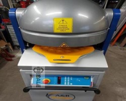 Maschine: A + B RUNGE / DAUB Automatik Brötchenpressen