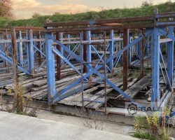 Maschine:   Transportboxen für Wände + Abheber (Giraffe)