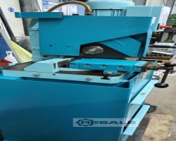 Maschine: BEHRINGER VMS 300 Gehrungskreissägen