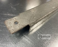 Maschine:  350 mm Regalverbinder