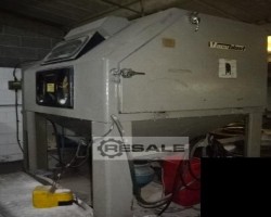 Maschine:  Grit Blast Strahlanlage mit DCE-Staubabsaugung