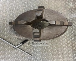 Maschine:  Vierbackenfutter Futter