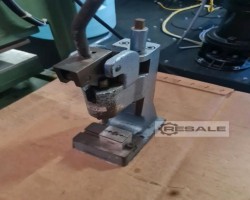 Maschine:   Kniehebelpressen